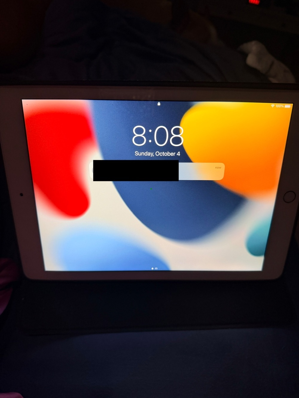 Apple iPad Air 2 64GB with Marble Flip Case & Charging Cord
